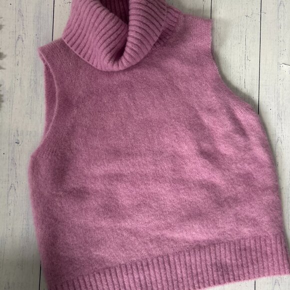 new EXPRESS fuzzy ultra soft plush oversized neck sweater s small lilac - Picture 2 of 2